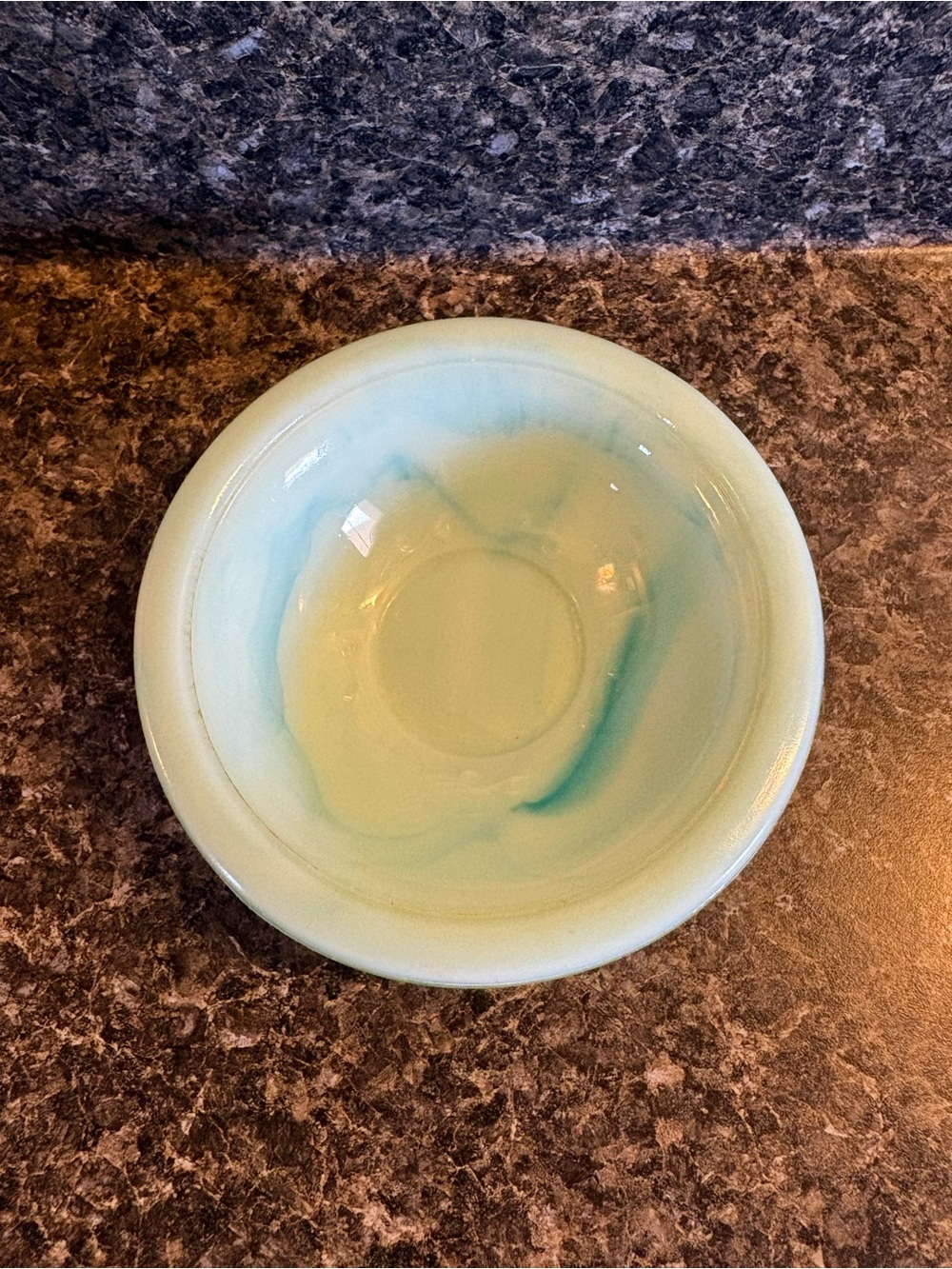 Avon Mint Green Embossed Pitcher and Bowl Set - Picture 4 of 5